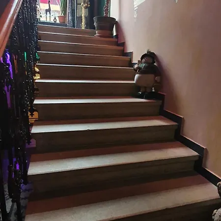 Отель Edinburgh 3*