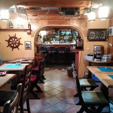 Ξενοδοχείο Edinburgh 3*