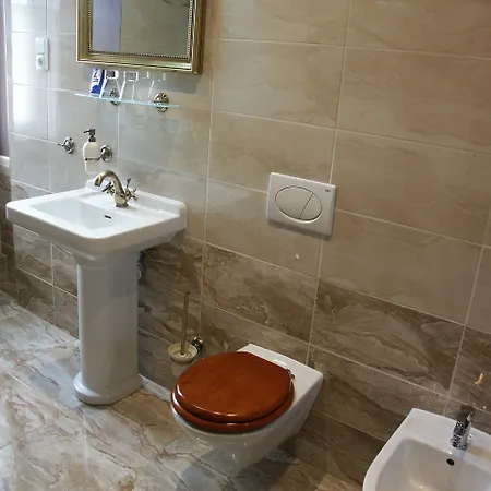 Edinburgh Hotel